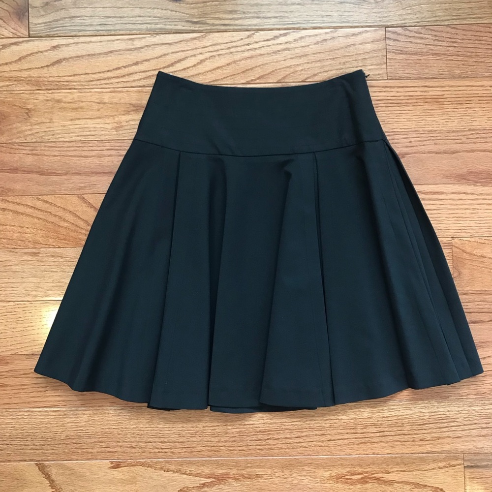 CLUB MONACO Full Skirt with Pleats in Black 0